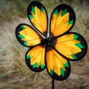 In the Breeze 13.5" Sunflower Spinner with Leaves 2644 View 3